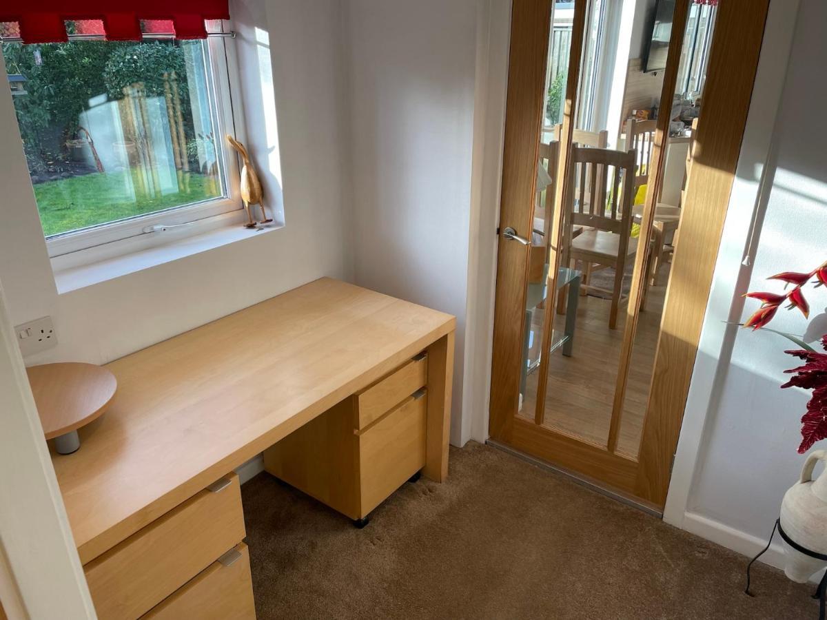 'Sounion' - Fabulous, Spacious Modern House With Large Private Garden In Leafy Lytham Lytham St Annes Bagian luar foto